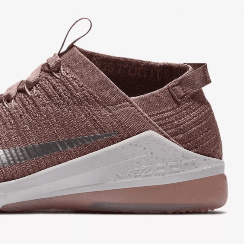 Woman's size 12 Nike fearless fly knit Air zoom